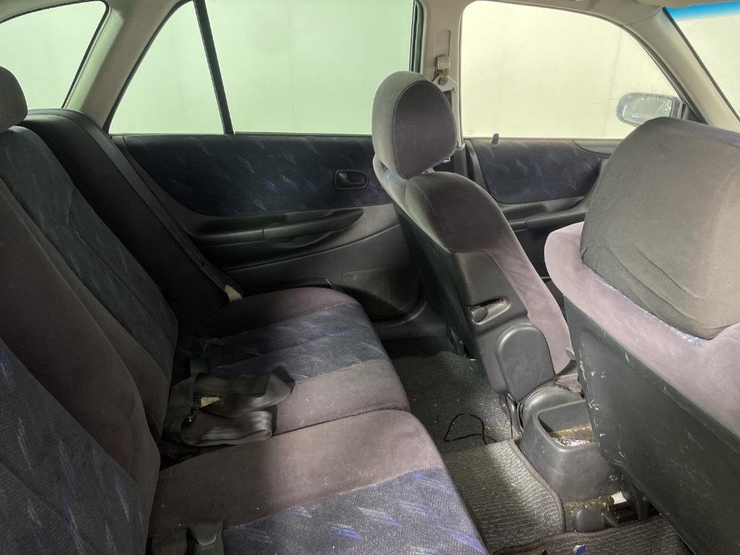 Photo '18' of Mazda Familia