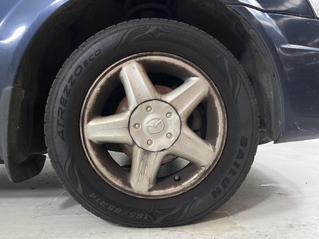 Photo '2' of Mazda Familia