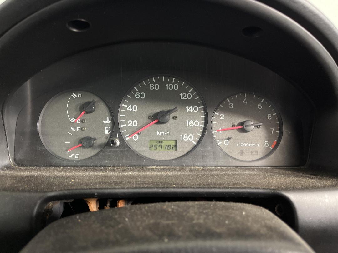 Photo '16' of Mazda Familia