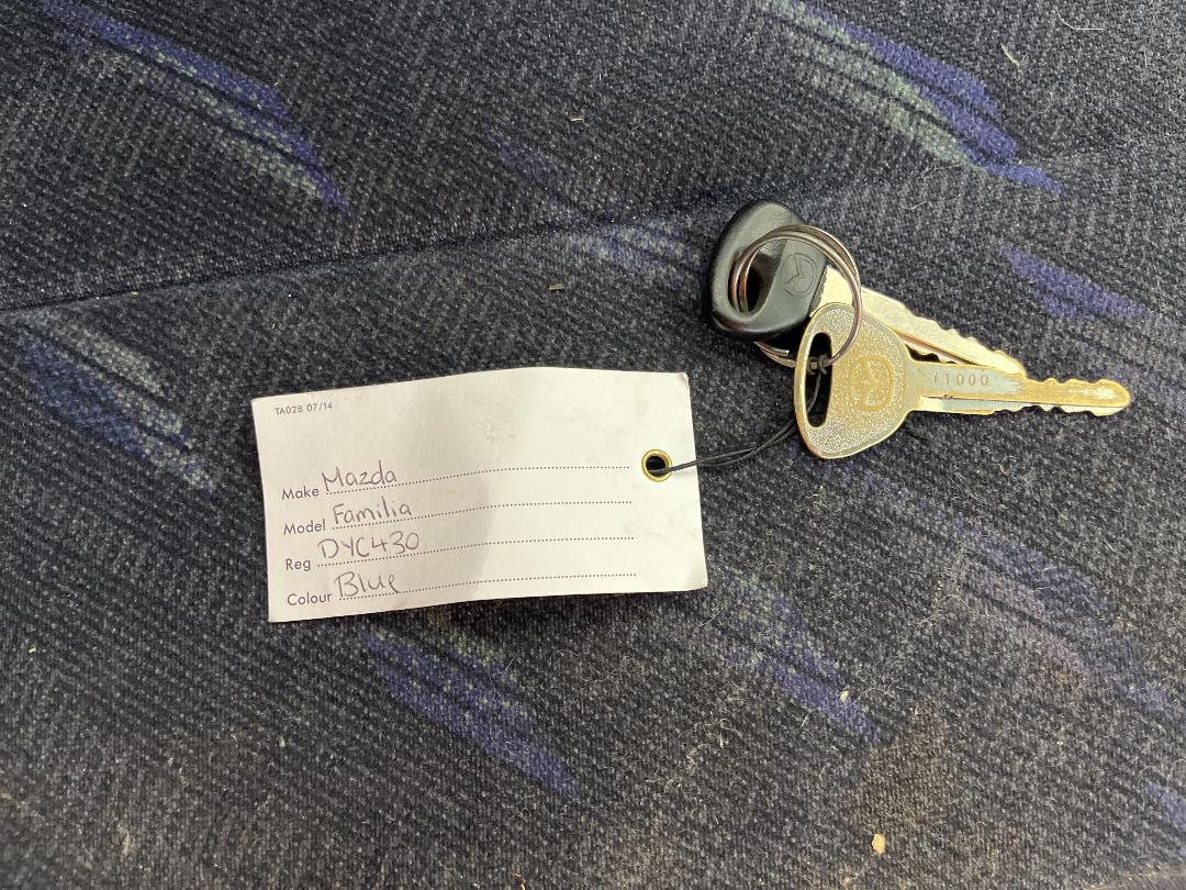 Photo '15' of Mazda Familia