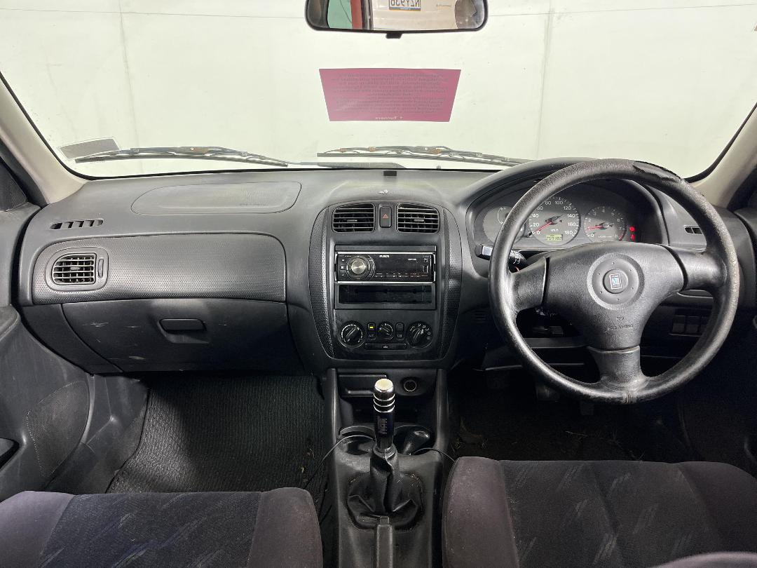 Photo '19' of Mazda Familia