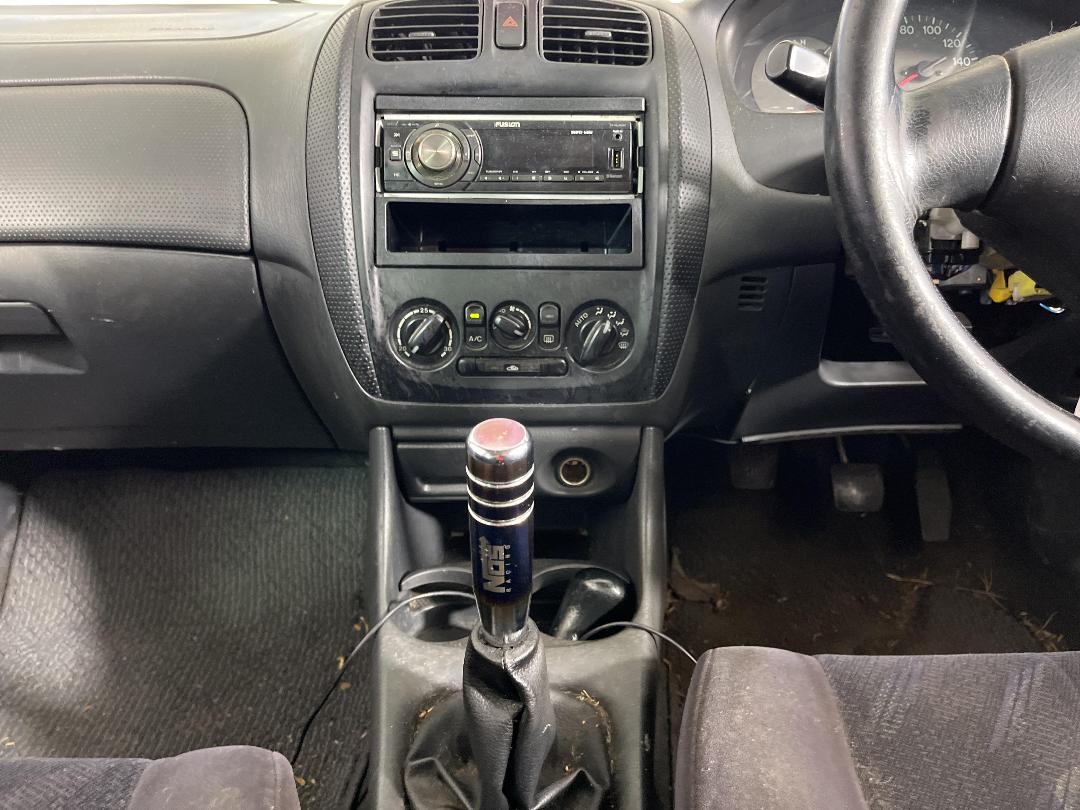 Photo '20' of Mazda Familia