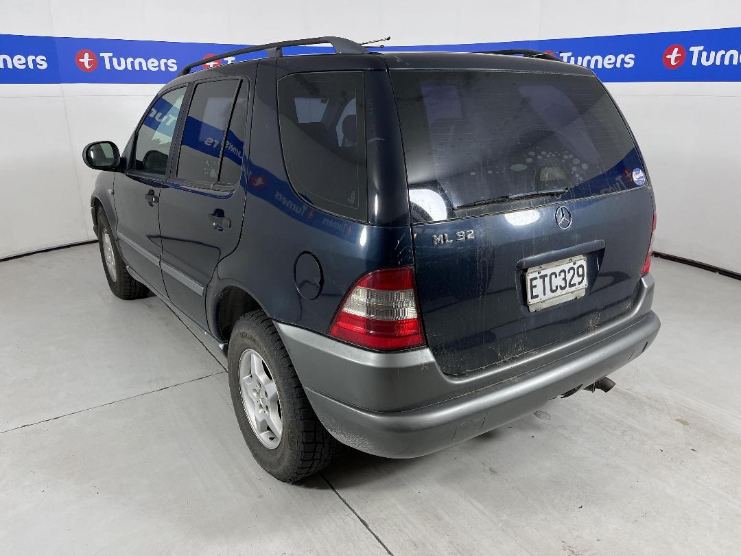 Photo '4' of Mercedes-Benz ML320