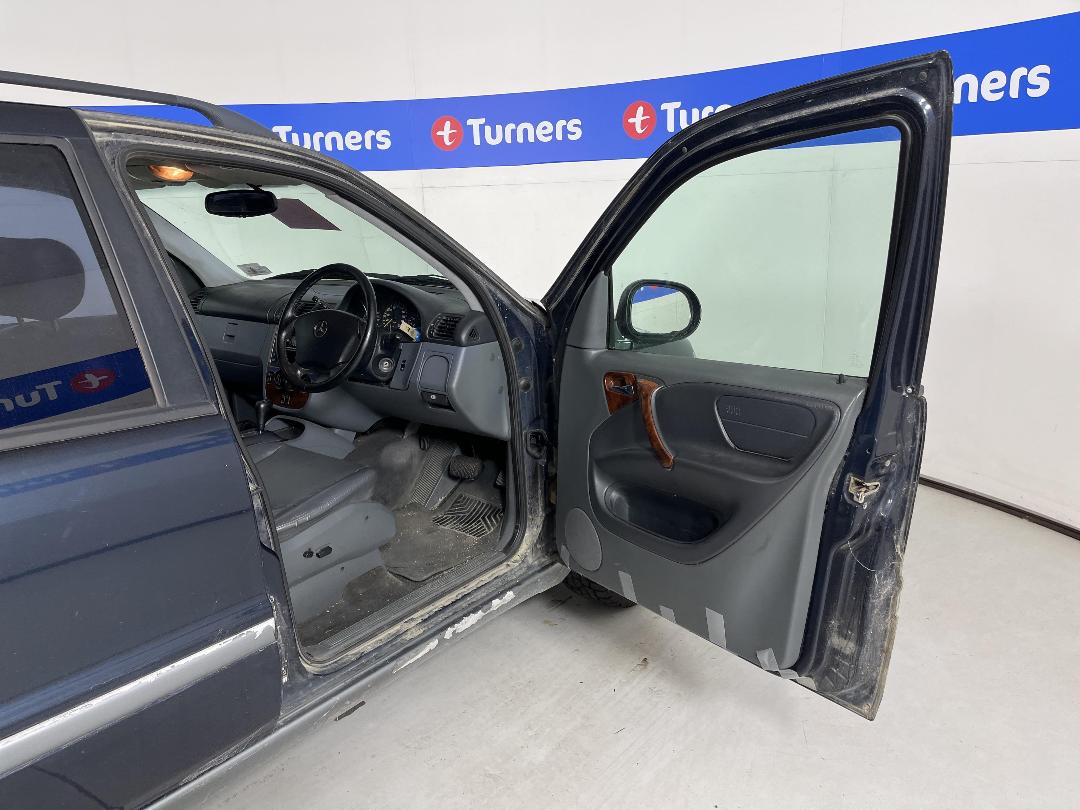 Photo '13' of Mercedes-Benz ML320