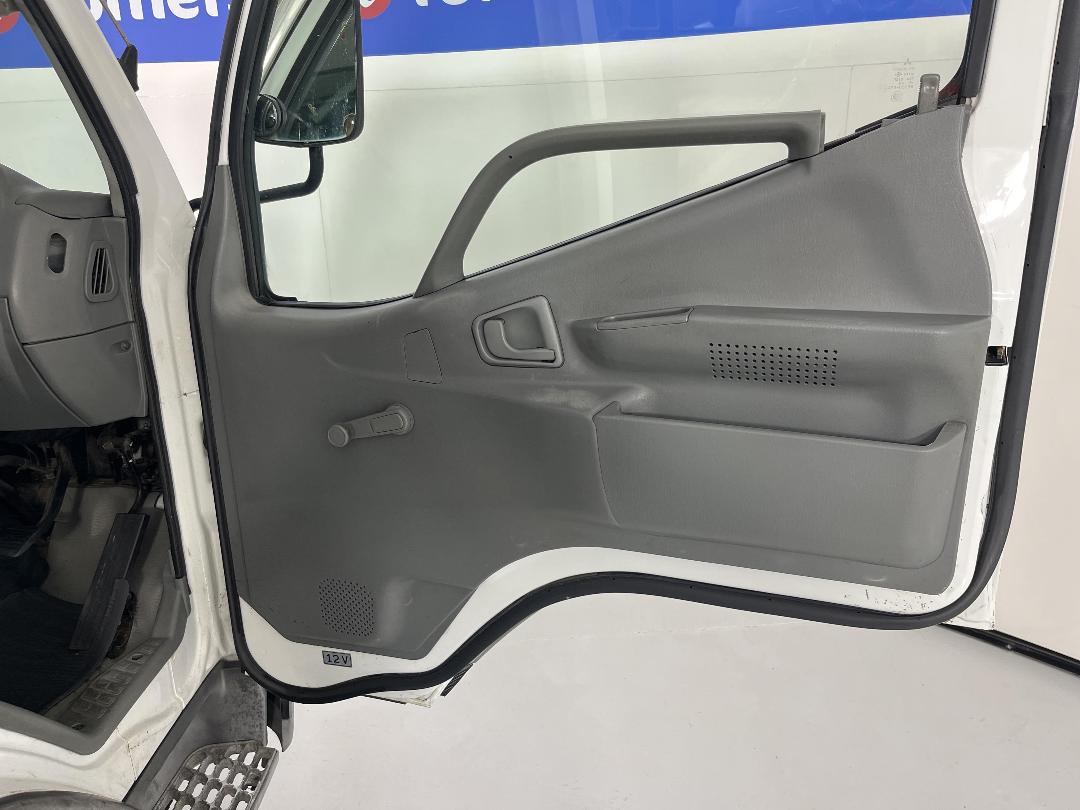 Photo '15' of Mitsubishi Canter