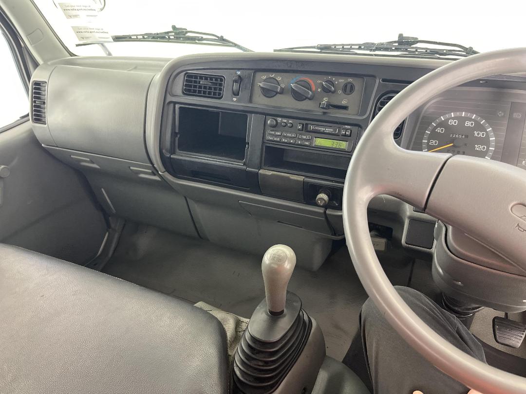 Photo '18' of Mitsubishi Canter