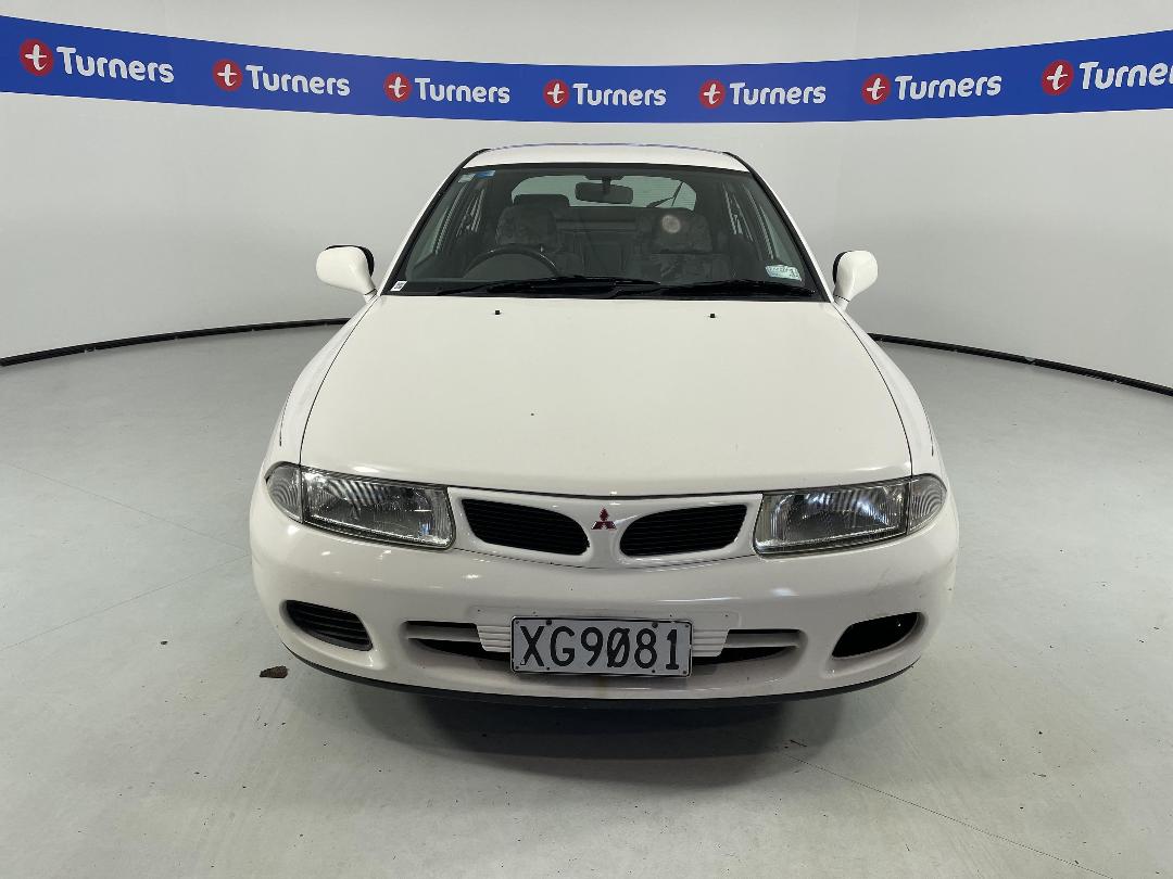 Photo '2' of Mitsubishi Carisma Photo '2' of Mitsubishi Carisma