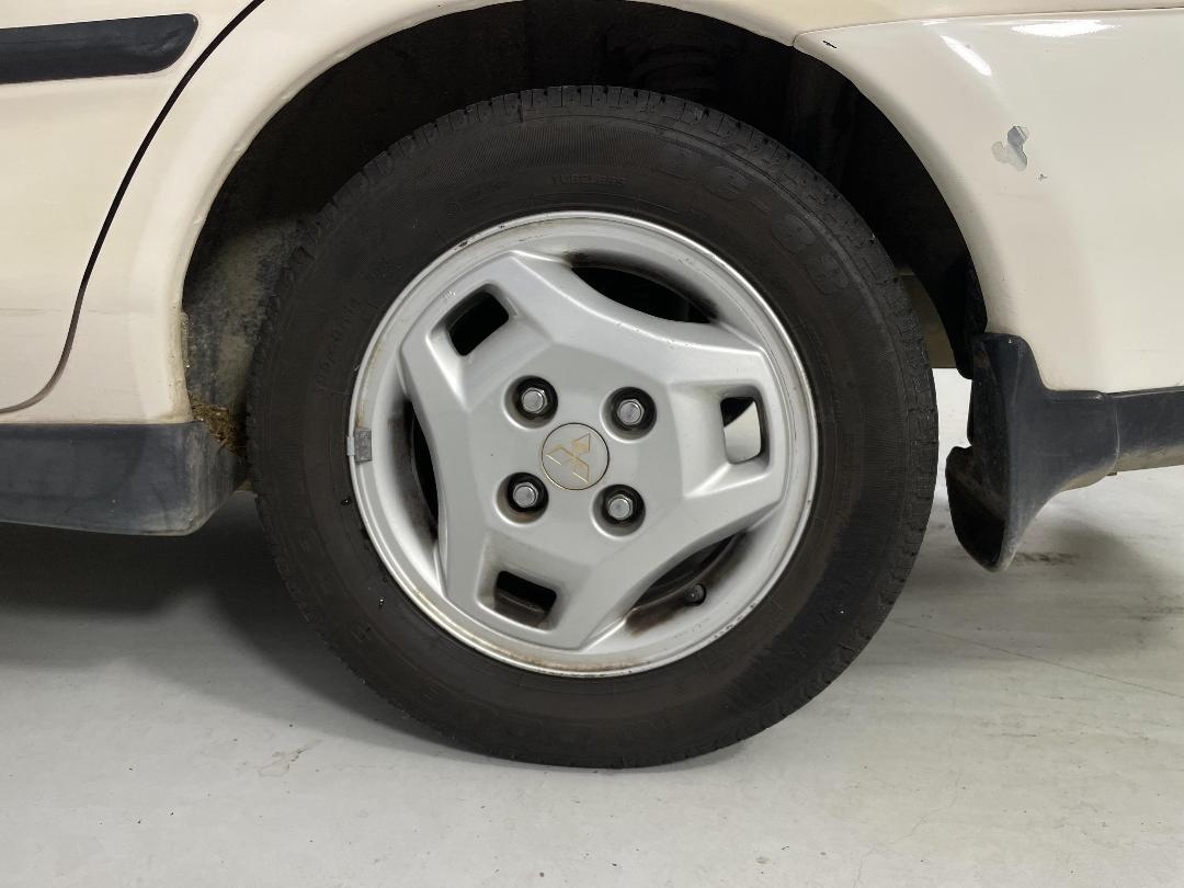 Photo '11' of Mitsubishi Carisma Photo '11' of Mitsubishi Carisma