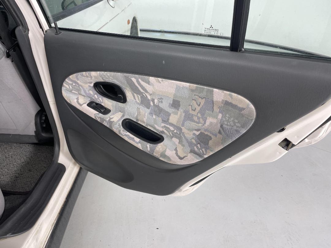 Photo '19' of Mitsubishi Carisma Photo '19' of Mitsubishi Carisma