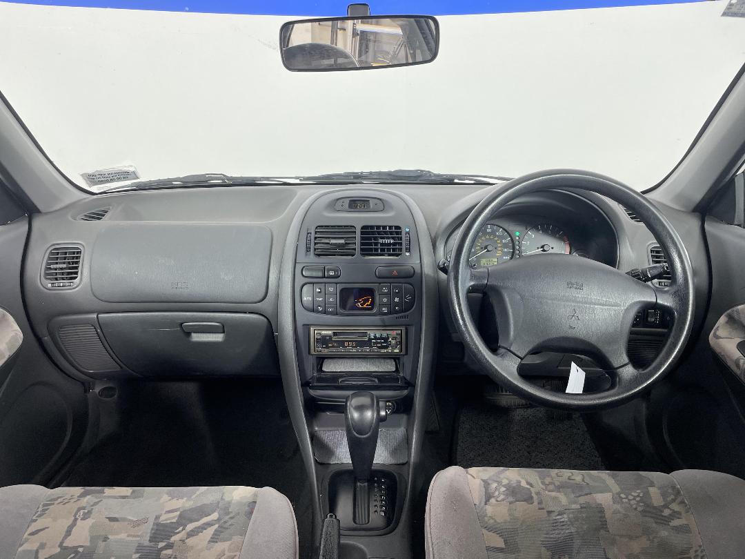 Photo '17' of Mitsubishi Carisma Photo '17' of Mitsubishi Carisma