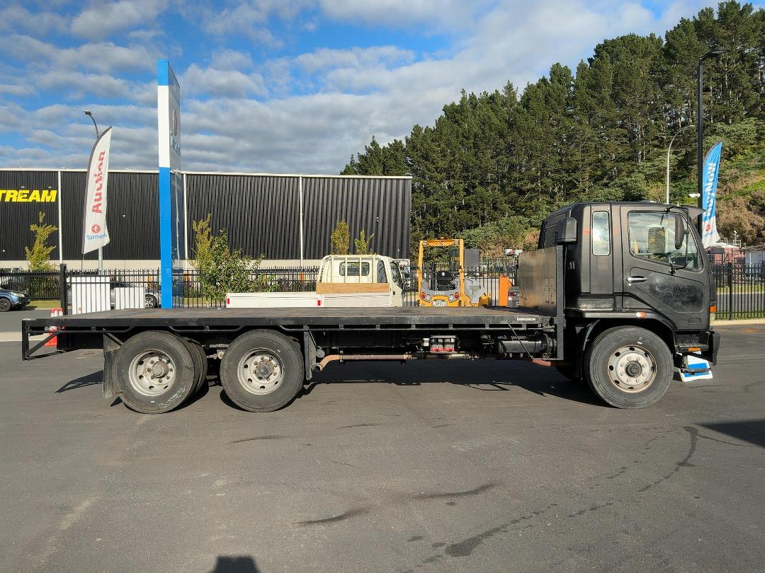 Photo '3' of Mitsubishi FIGHTER FM196J Flat Deck