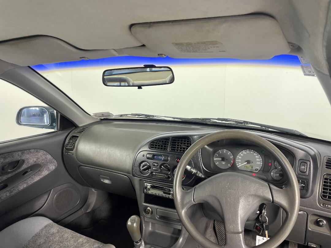 Photo '17' of Mitsubishi Lancer