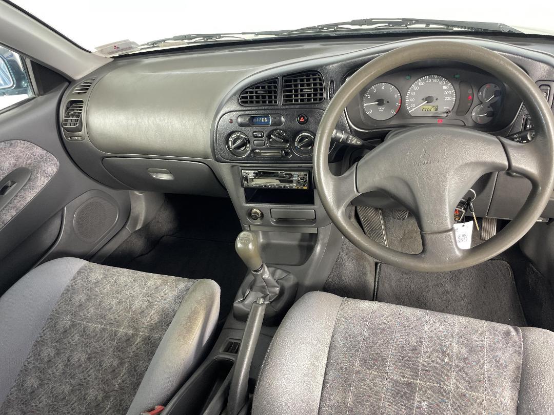 Photo '18' of Mitsubishi Lancer