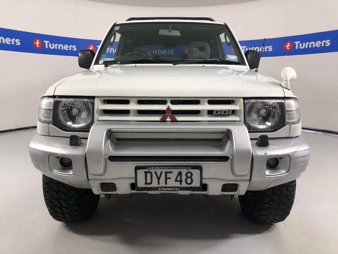 Photo '2' of Mitsubishi Pajero Photo '2' of Mitsubishi Pajero