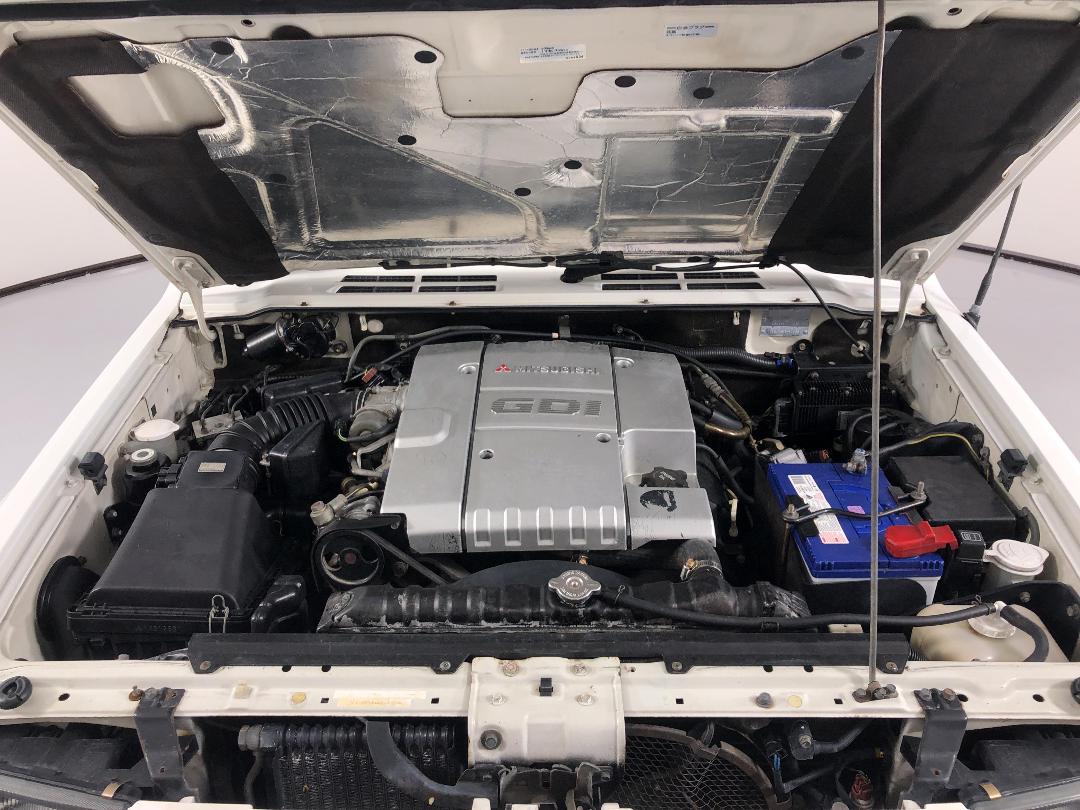 Photo '13' of Mitsubishi Pajero Photo '13' of Mitsubishi Pajero