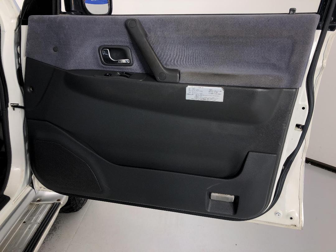 Photo '15' of Mitsubishi Pajero Photo '15' of Mitsubishi Pajero