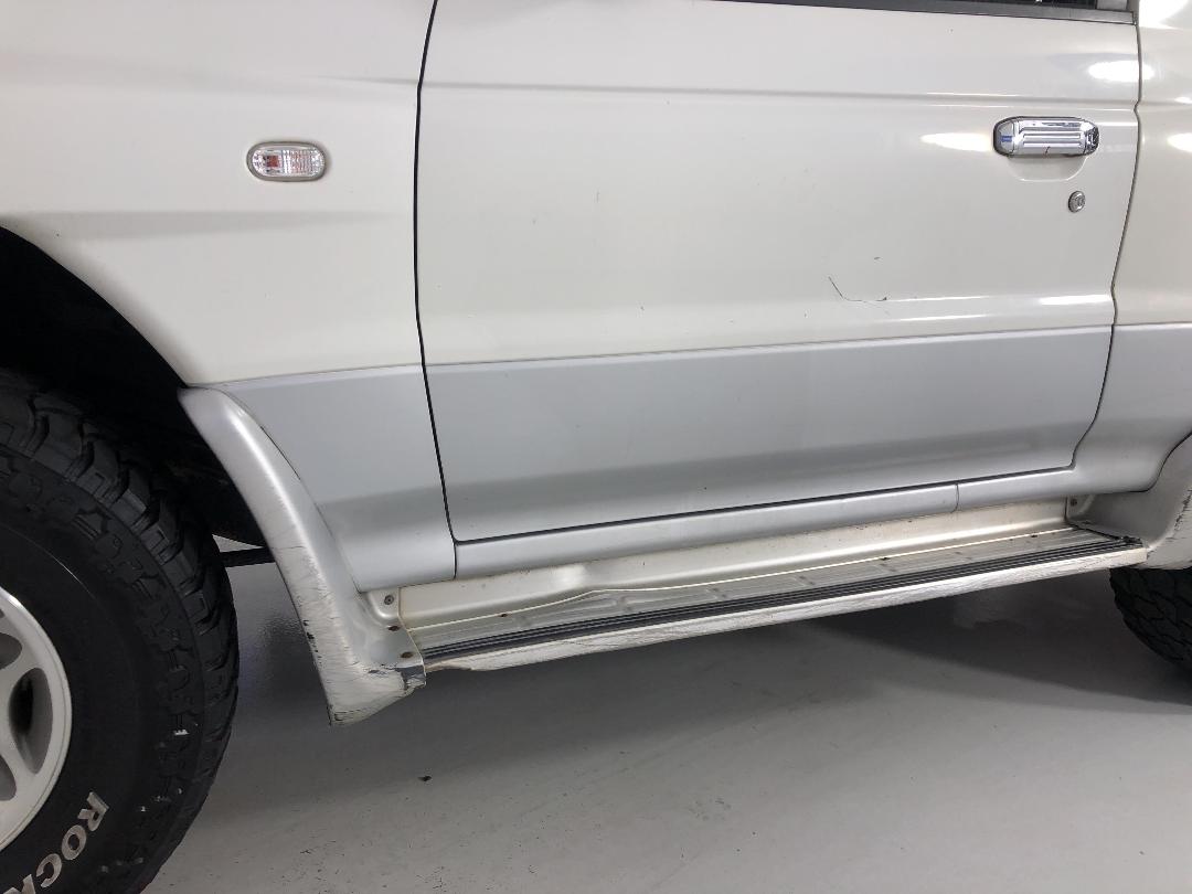 Photo '24' of Mitsubishi Pajero Photo '24' of Mitsubishi Pajero