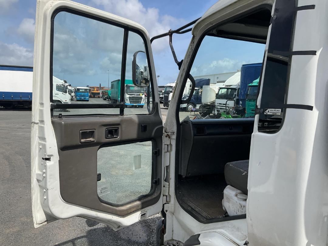 Photo '22' of Nissan Condor MK210F Cherry Picker/EWP