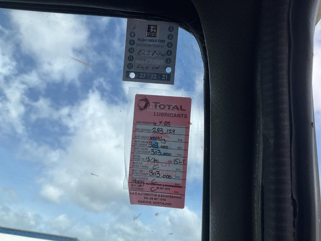 Photo '40' of Nissan Condor MK210F Cherry Picker/EWP