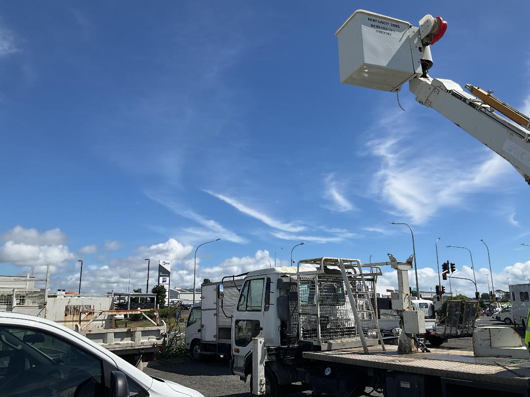Photo '49' of Nissan Condor MK210F Cherry Picker/EWP