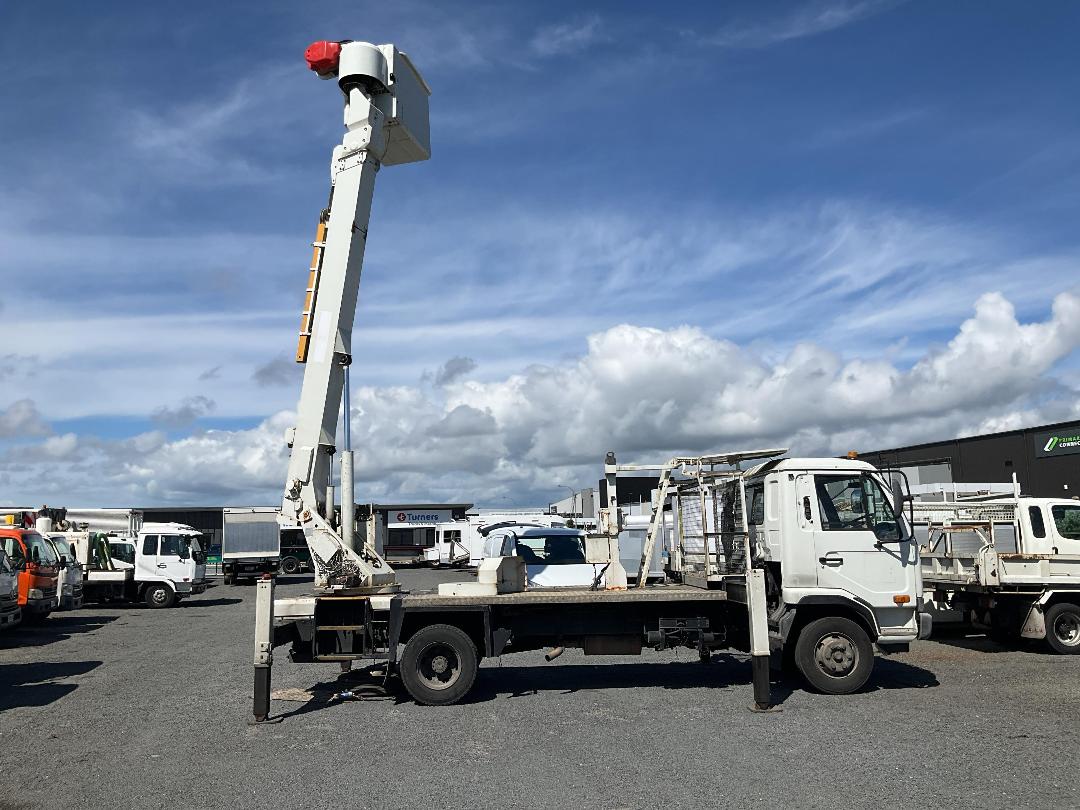 Photo '11' of Nissan Condor MK210F Cherry Picker/EWP