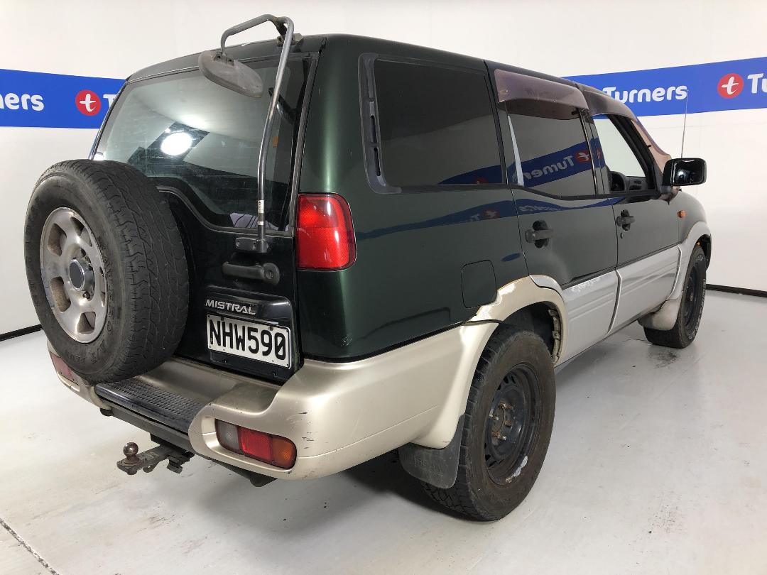 Photo '7' of Nissan Mistral