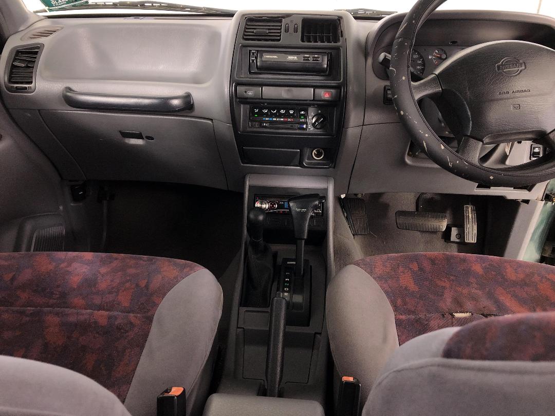 Photo '17' of Nissan Mistral