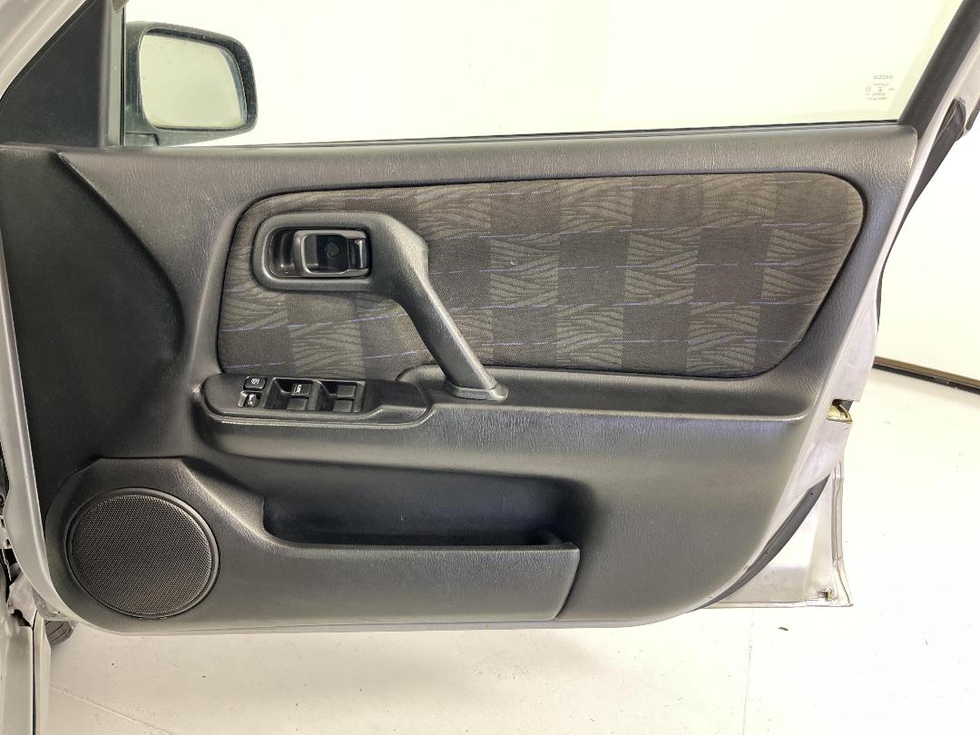 Photo '15' of Nissan Primera