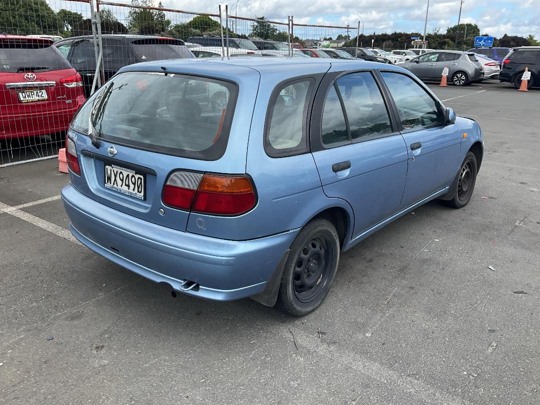 Photo '4' of Nissan Sentra Photo '4' of Nissan Sentra