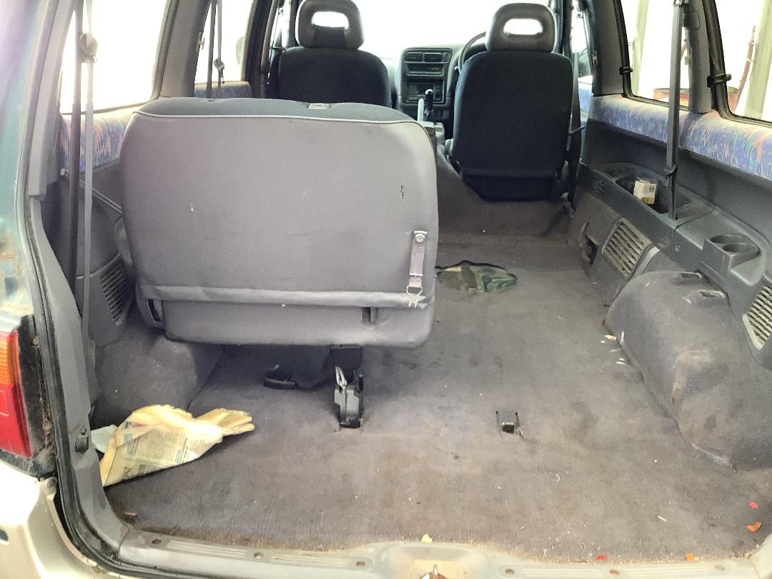 Photo '9' of Nissan Serena