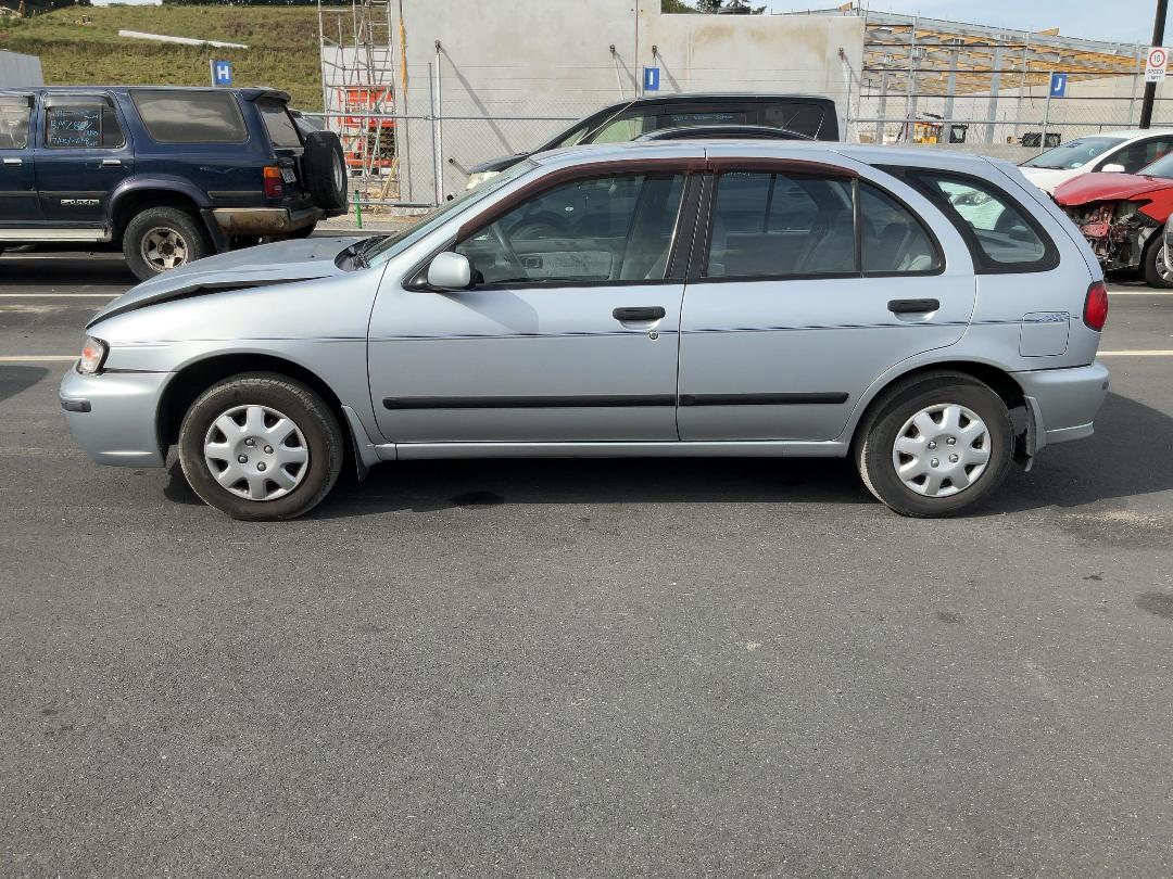 Photo '4' of Nissan Sunny Lucino