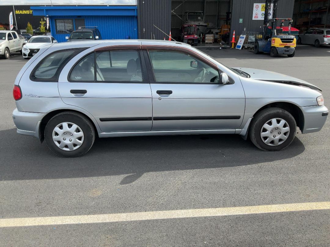 Photo '8' of Nissan Sunny Lucino