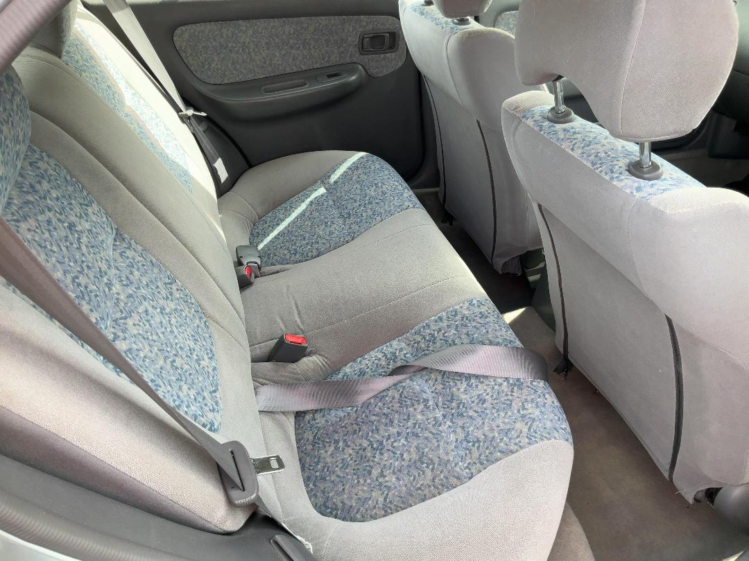 Photo '18' of Nissan Sunny Lucino