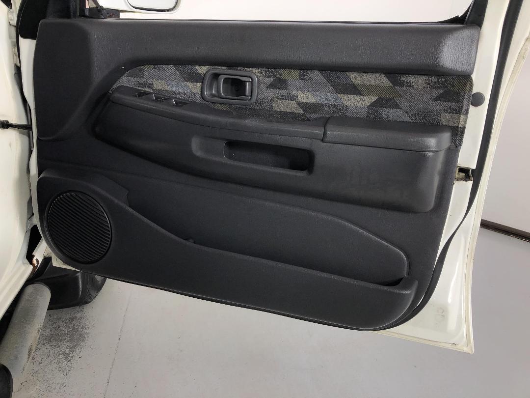 Photo '15' of Nissan Terrano Photo '15' of Nissan Terrano