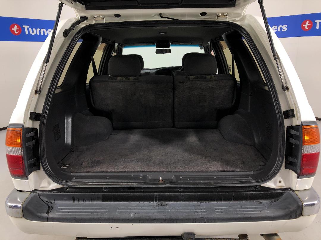 Photo '14' of Nissan Terrano Photo '14' of Nissan Terrano