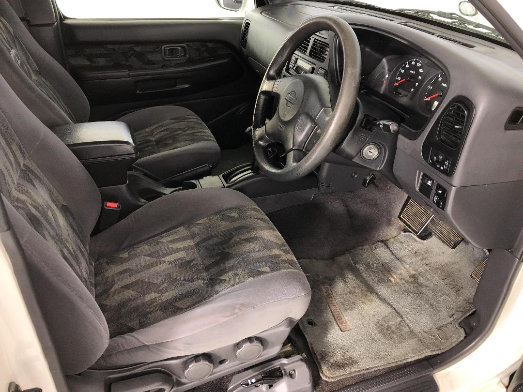 Photo '16' of Nissan Terrano Photo '16' of Nissan Terrano