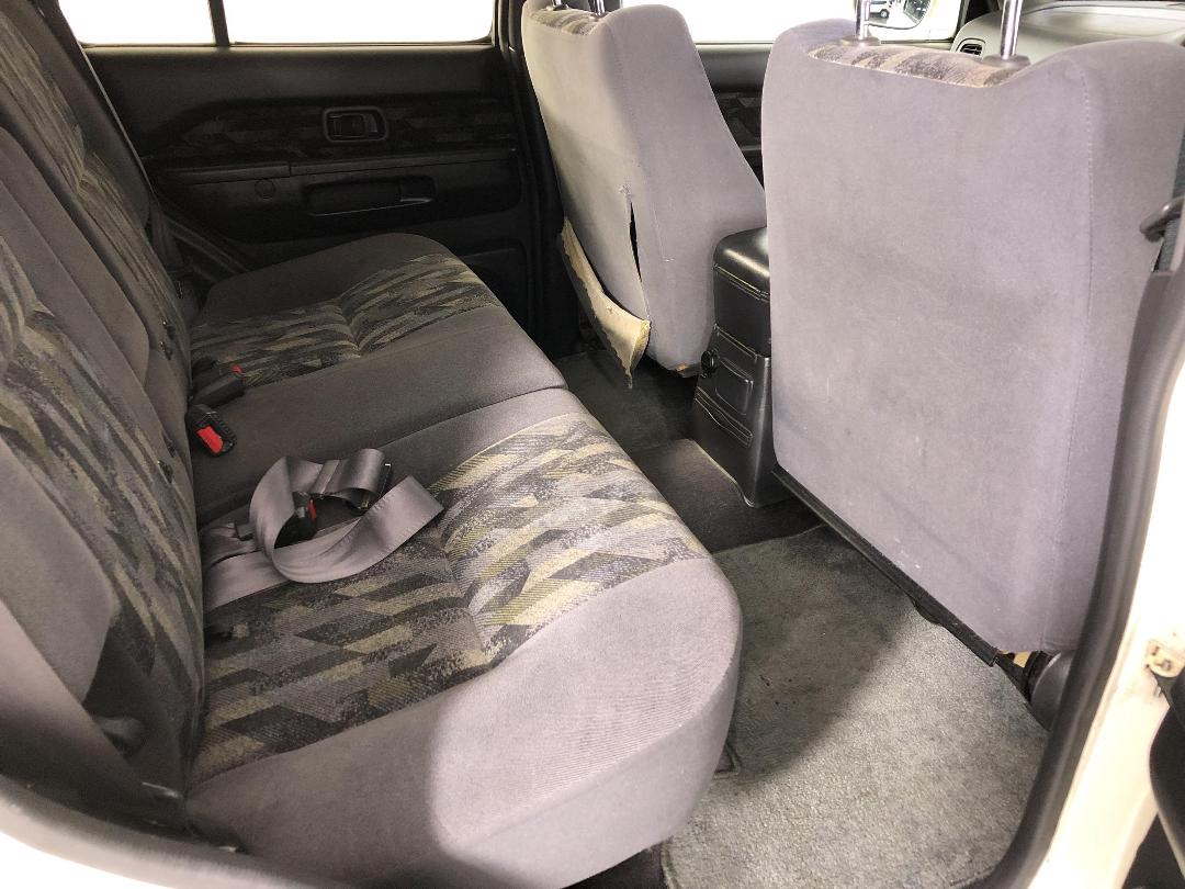 Photo '20' of Nissan Terrano Photo '20' of Nissan Terrano