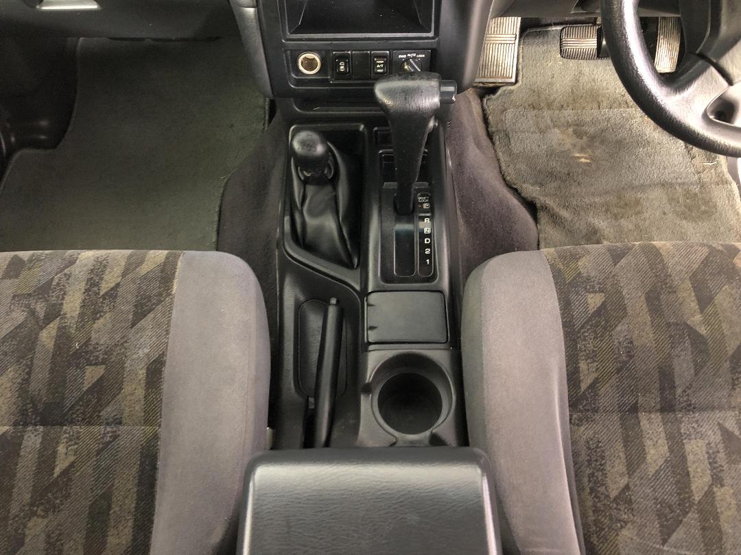 Photo '18' of Nissan Terrano Photo '18' of Nissan Terrano