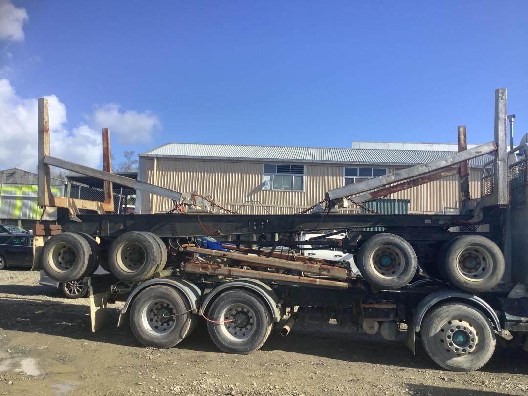 Photo '3' of PATCHELL 4SH MB Logger Trailer Full