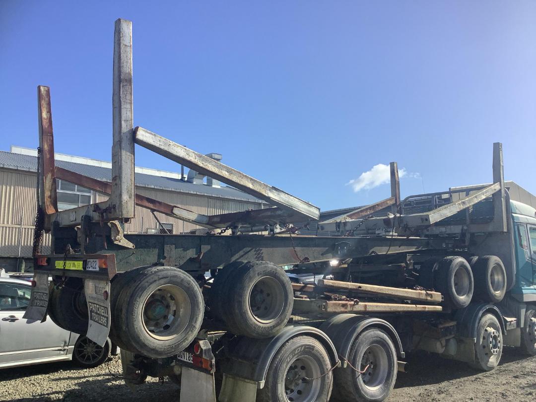 Photo '4' of PATCHELL 4SH MB Logger Trailer Full