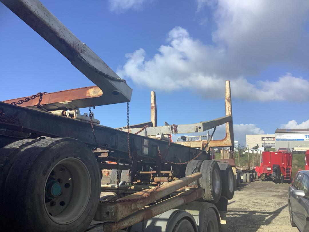 Photo '17' of PATCHELL 4SH MB Logger Trailer Full