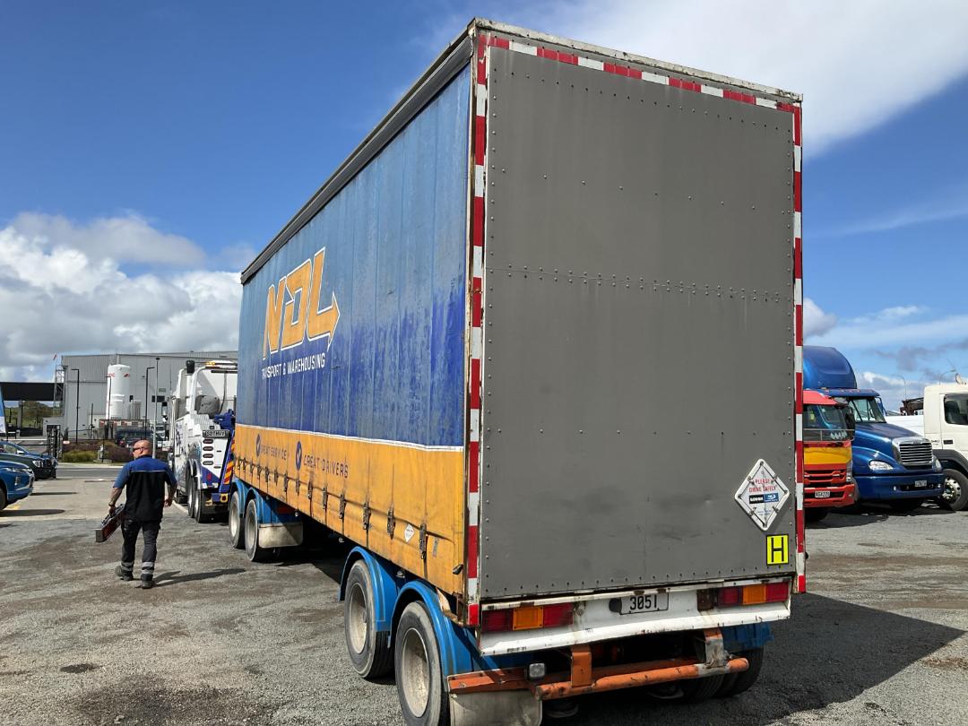 Photo '6' of STEELBRO SB28 SB6172 Curtainsider Trailer Photo '6' of STEELBRO SB28 SB6172 Curtainsider Trailer