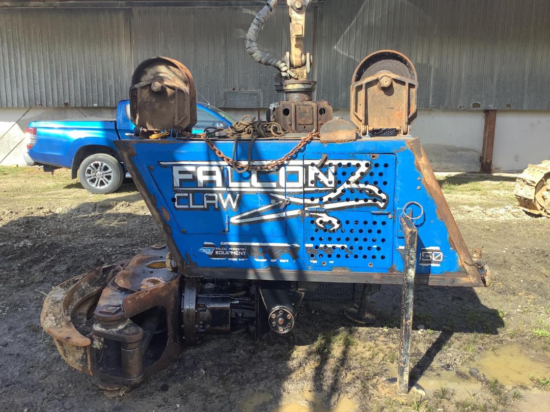 Photo '18' of Thunderbird TSY6255 Log Loader Photo '18' of Thunderbird TSY6255 Log Loader