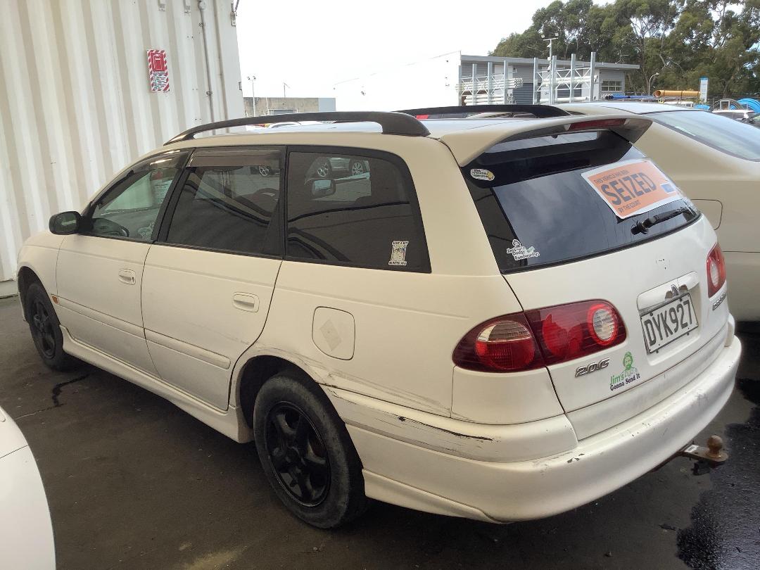 Photo '4' of Toyota Caldina Photo '4' of Toyota Caldina