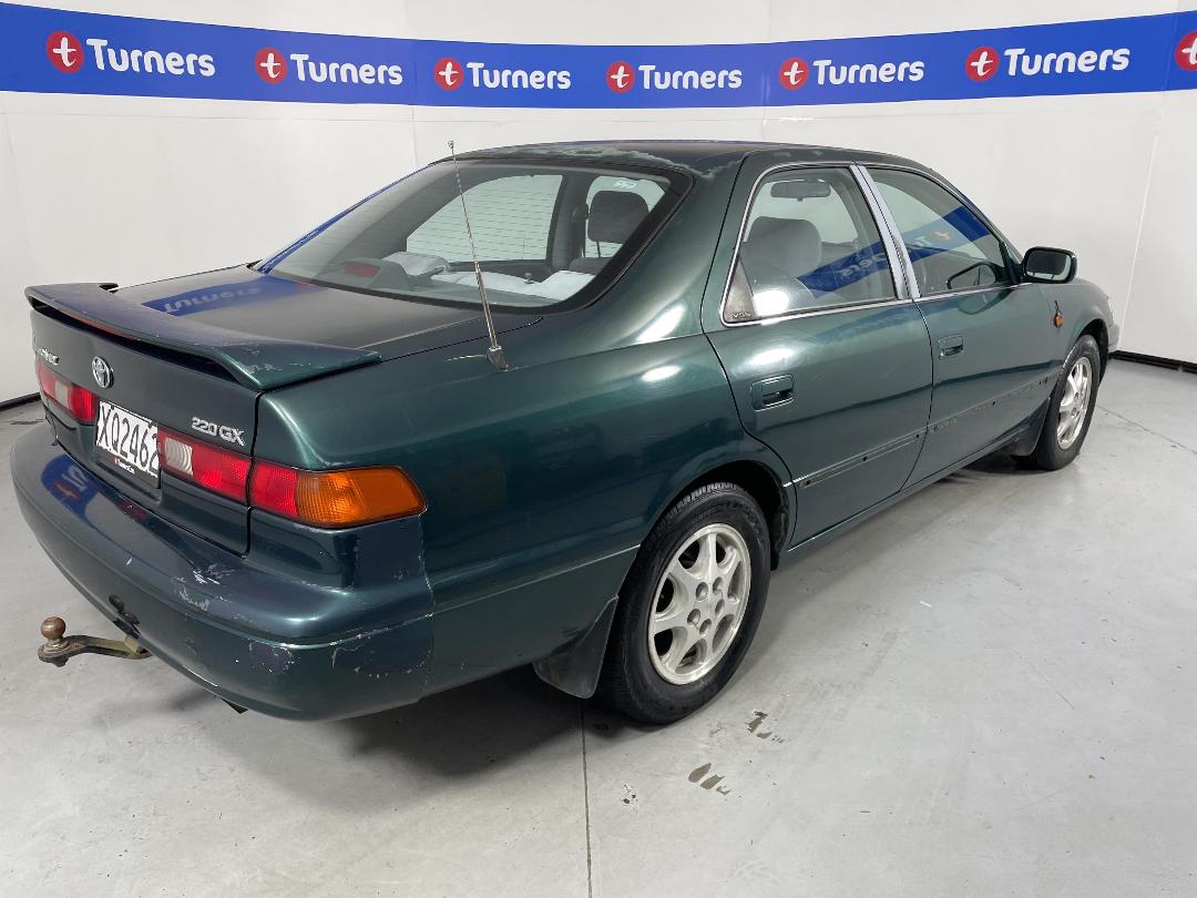 Photo '7' of Toyota Camry