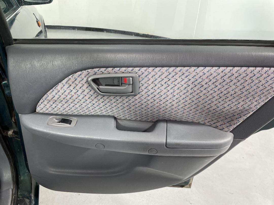 Photo '19' of Toyota Camry