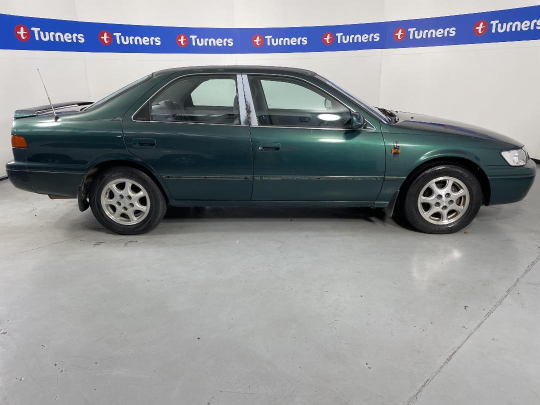 Photo '23' of Toyota Camry