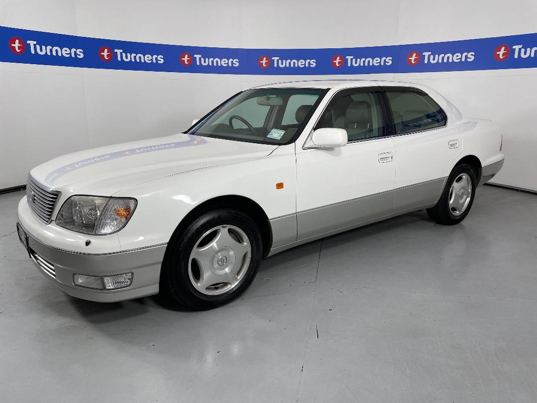 Photo '4' of Toyota Celsior