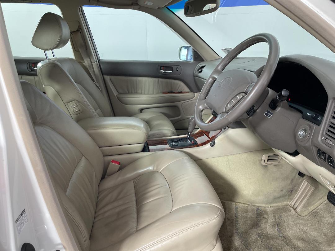 Photo '16' of Toyota Celsior