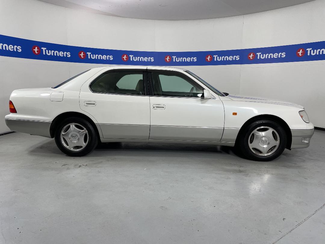 Photo '23' of Toyota Celsior